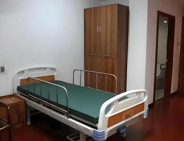 细节藏不住爱！白敬亭晒家意外暴露恋情？